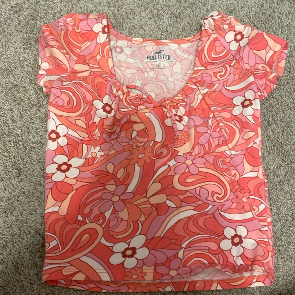 HOLLISTER TOP FOR SALE!!!!